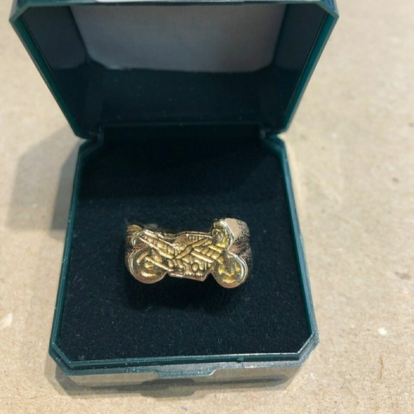 10k gold rings - Picture 3 of 3